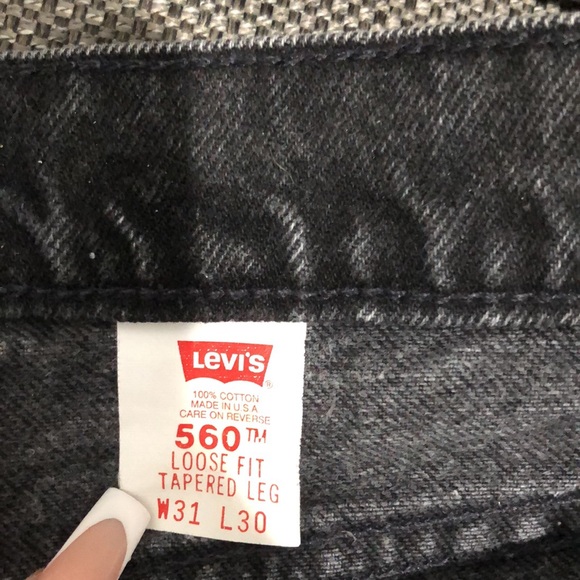 Vintage custom distressed Levi’s 560 loose fit tapered leg in black - Picture 2 of 6